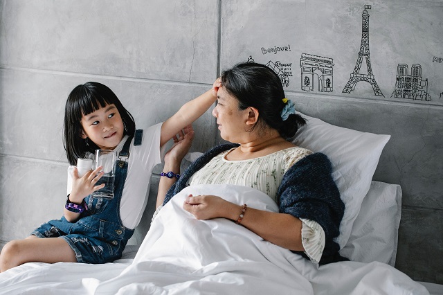 Hạ sốt tại nhà - Những sai lầm khiến bạn sốt cao kéo dài lâu hơn Hạ sốt tại nhà - Những sai lầm khiến bạn sốt cao kéo dài lâu hơn