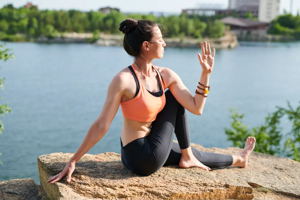Yoga Trị Liệu Cột Sống: Một Hành Trình Cho Sức Khỏe Vùng Lưng