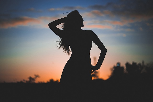 Yoga Trị Liệu: Giải Pháp Cho Đau Khớp Gối và Đau Lưng Yoga Trị Liệu: Giải Pháp Cho Đau Khớp Gối và Đau Lưng