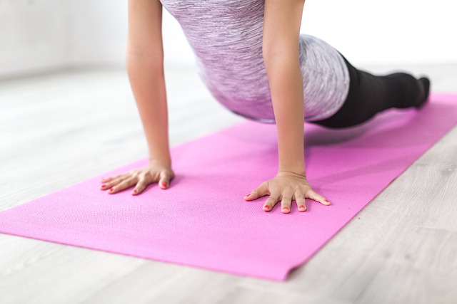 Yoga Trị Liệu Bệnh Đau Cổ Vai Gáy cho người bị đau vai cổ gáy Yoga Trị Liệu Bệnh Đau Cổ Vai Gáy cho người bị đau vai cổ gáy